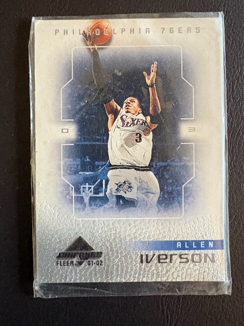 Fleer 2001-02 Basketball Trading Card - White/Blue